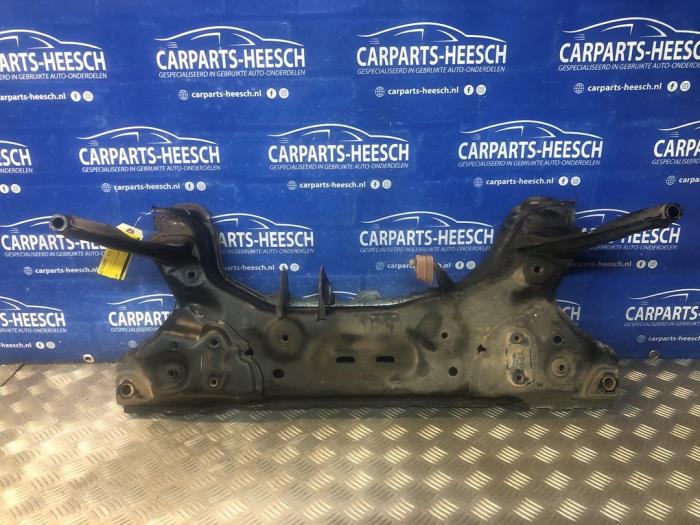 Gebruikte Subframe Ford B-Max (JK8) 1.0 EcoBoost 12V 125 Prijs € 100,00 Margeregeling aangeboden door Carparts Heesch
