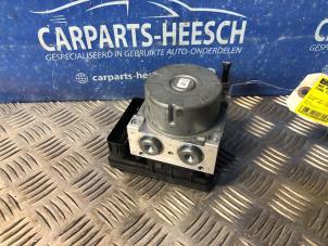 Gebruikte ABS Pomp Ford Fiesta 7 1.1 Ti-VCT 12V 85 Prijs € 175,00 Margeregeling aangeboden door Carparts Heesch