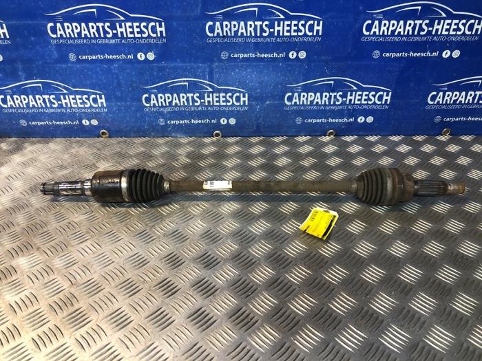 Gebruikte Steekas rechts-achter Ford Kuga II (DM2) 2.0 TDCi 16V 150 Prijs op aanvraag aangeboden door Carparts Heesch
