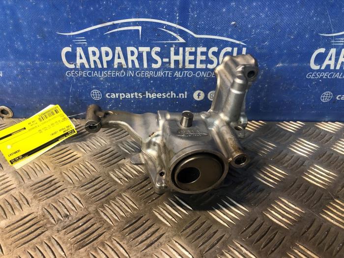 Gebruikte Oliepomp Ford Focus 3 Wagon 1.0 Ti-VCT EcoBoost 12V 100 Prijs € 100,00 Margeregeling aangeboden door Carparts Heesch