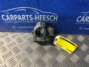Gebruikte Gasklephuis Ford B-Max (JK8) 1.0 EcoBoost 12V 120 Prijs € 25,00 Margeregeling aangeboden door Carparts Heesch