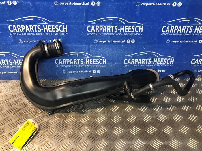 Gebruikte Intercooler Buis Ford Kuga II (DM2) 1.5 EcoBoost 16V 150 Prijs € 25,00 Margeregeling aangeboden door Carparts Heesch