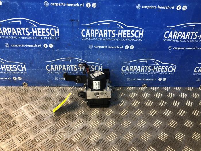 Gebruikte ABS Pomp Ford Focus 3 Wagon 1.6 EcoBoost 16V 150 Prijs € 75,00 Margeregeling aangeboden door Carparts Heesch