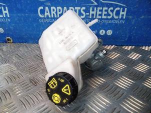 Gebruikte Hoofdremcilinder Ford Fiesta 7 1.0 EcoBoost Active 12V Hybrid 125 Prijs € 25,00 Margeregeling aangeboden door Carparts Heesch