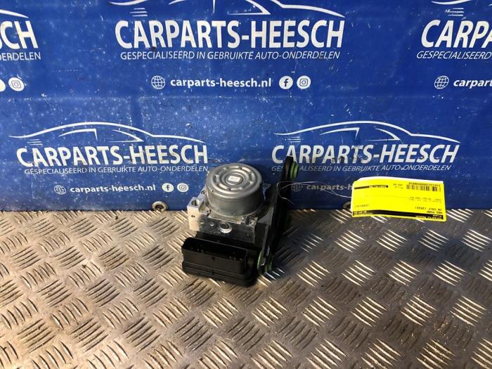 Gebruikte ABS Pomp Volkswagen Golf VIII (CD1) 2.0 GTI 16V Prijs € 200,00 Margeregeling aangeboden door Carparts Heesch