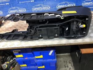 Gebruikte Armleuning Ford Focus 4 Wagon 1.0 Ti-VCT EcoBoost 12V 125 Prijs € 200,00 Margeregeling aangeboden door Carparts Heesch