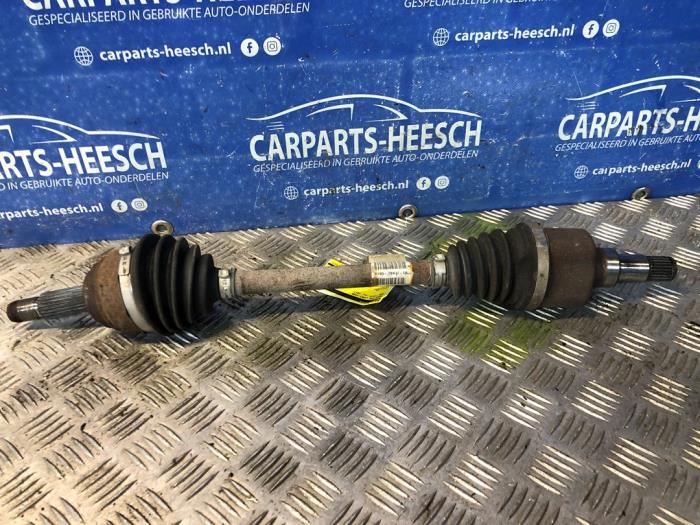 Gebruikte Steekas links-voor Ford Fiesta 7 1.0 EcoBoost 12V 100 Prijs € 125,00 Margeregeling aangeboden door Carparts Heesch
