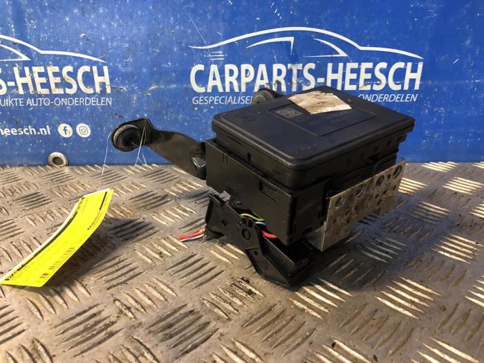 Gebruikte ABS Pomp Ford Focus 3 Wagon 1.0 Ti-VCT EcoBoost 12V 125 Prijs € 275,00 Margeregeling aangeboden door Carparts Heesch