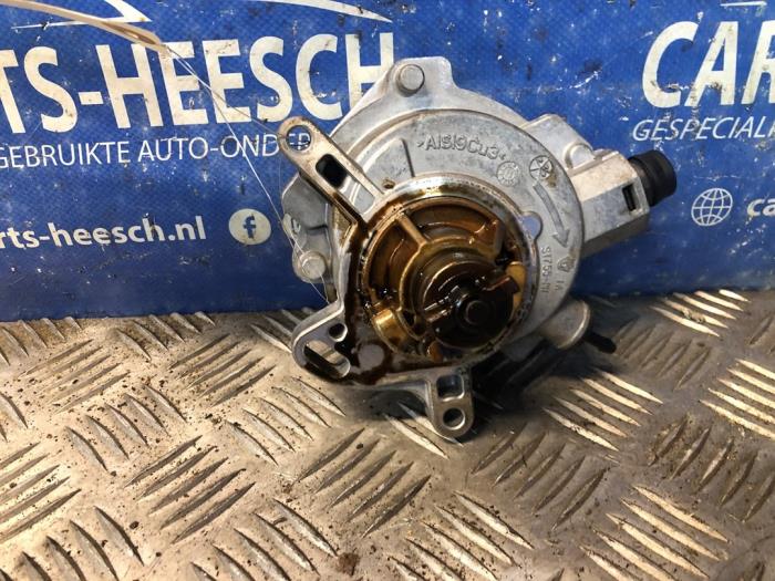 Gebruikte Vacuumpomp (Benzine) Ford Focus 3 Wagon 1.6 EcoBoost 16V 150 Prijs € 140,00 Margeregeling aangeboden door Carparts Heesch