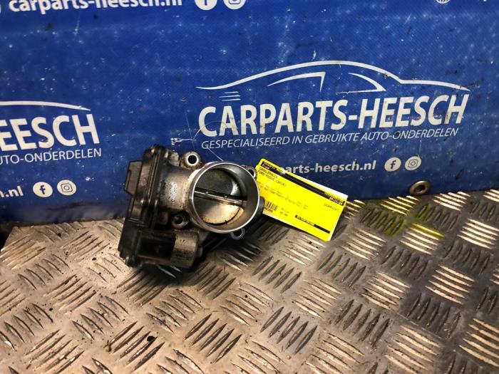 Gebruikte Gasklephuis Ford Focus 3 Wagon 1.5 EcoBoost 16V 150 Prijs € 40,00 Margeregeling aangeboden door Carparts Heesch