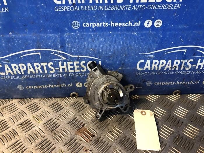Gebruikte Vacuumpomp (Benzine) Ford Focus 3 Wagon 1.6 SCTi 16V Prijs € 60,00 Margeregeling aangeboden door Carparts Heesch