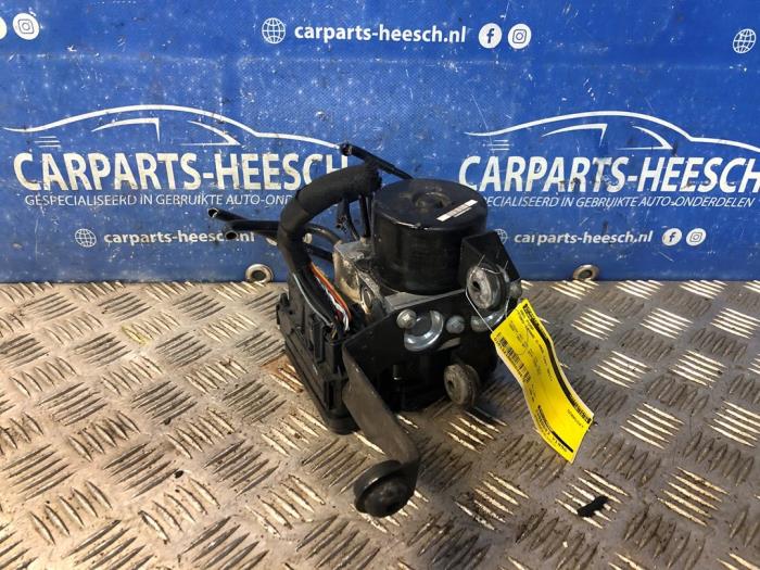 Gebruikte ABS Pomp Ford Grand C-Max (DXA) 1.6 EcoBoost 16V Prijs € 100,00 Margeregeling aangeboden door Carparts Heesch