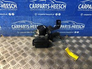 Gebruikte ABS Pomp Ford B-Max (JK8) 1.0 EcoBoost 12V 120 Prijs € 150,00 Margeregeling aangeboden door Carparts Heesch