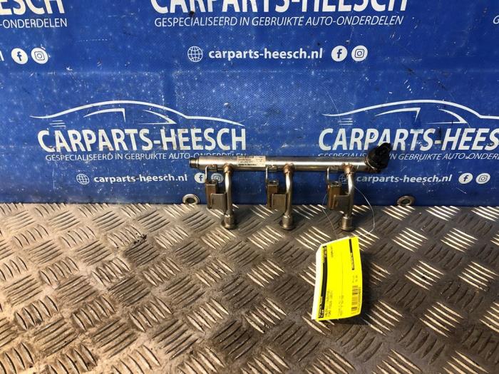 Gebruikte Injector brug Ford Focus 3 Wagon 1.0 Ti-VCT EcoBoost 12V 100 Prijs € 75,00 Margeregeling aangeboden door Carparts Heesch