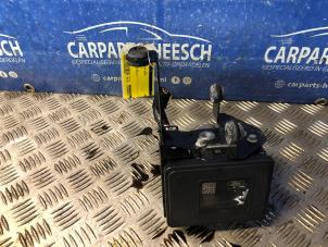 Gebruikte ABS Pomp Ford Focus 3 Wagon 1.0 Ti-VCT EcoBoost 12V 125 Prijs € 300,00 Margeregeling aangeboden door Carparts Heesch