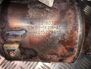 Gebruikte Katalysator Ford Fiesta 7 1.0 EcoBoost 12V 125 Prijs € 181,00 Margeregeling aangeboden door Carparts Heesch
