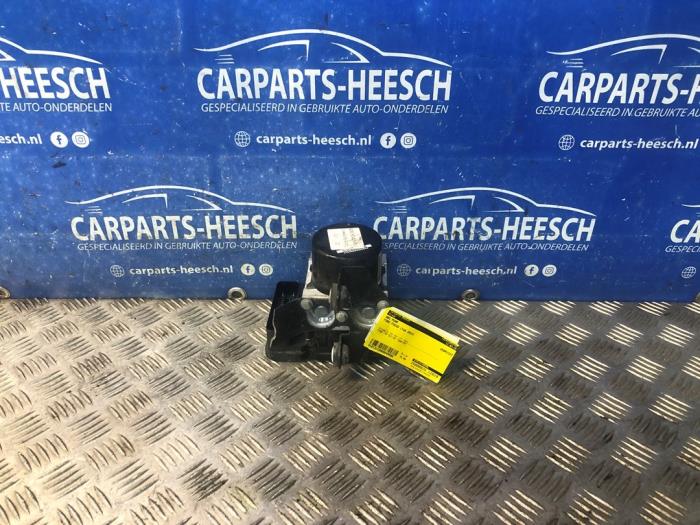 Gebruikte ABS Pomp Ford Focus 3 Wagon 1.6 TDCi 115 Prijs € 75,00 Margeregeling aangeboden door Carparts Heesch