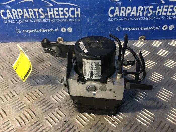 Gebruikte ABS Pomp Ford Focus 3 1.0 Ti-VCT EcoBoost 12V 100 Prijs € 75,00 Margeregeling aangeboden door Carparts Heesch