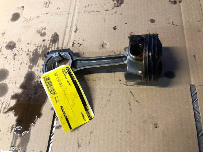Gebruikte Zuiger Ford Focus 3 Wagon 1.0 Ti-VCT EcoBoost 12V 125 Prijs € 50,00 Margeregeling aangeboden door Carparts Heesch