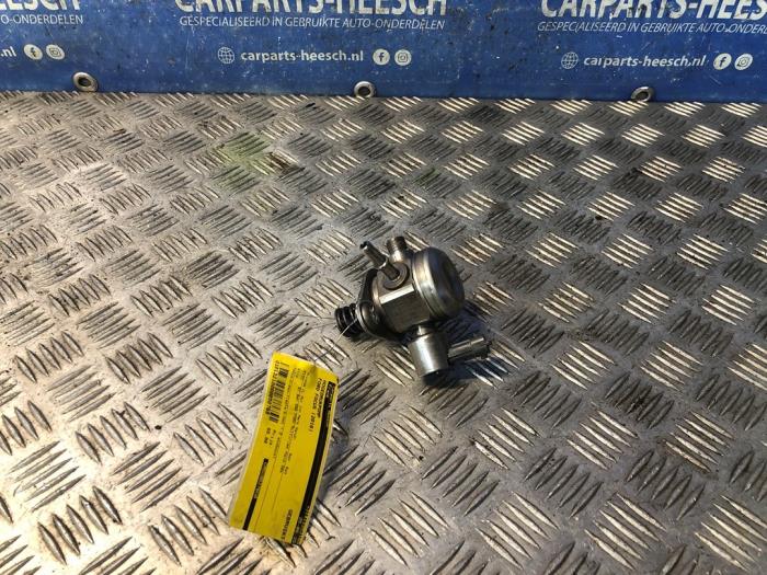Gebruikte Hogedrukpomp Ford Focus 3 Wagon 1.0 Ti-VCT EcoBoost 12V 125 Prijs € 65,00 Margeregeling aangeboden door Carparts Heesch