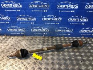 Gebruikte Aandrijfas rechts-voor Ford Fiesta 7 1.0 EcoBoost 12V Prijs € 105,00 Margeregeling aangeboden door Carparts Heesch