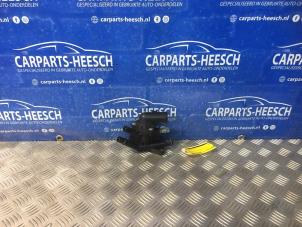 Gebruikte Thermostaathuis Ford Focus 3 Wagon 1.0 Ti-VCT EcoBoost 12V 125 Prijs € 25,00 Margeregeling aangeboden door Carparts Heesch