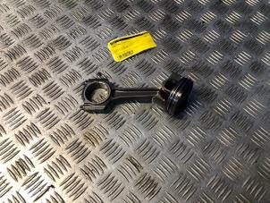 Gebruikte Zuiger Ford Focus 3 Wagon 1.0 Ti-VCT EcoBoost 12V 125 Prijs op aanvraag aangeboden door Carparts Heesch