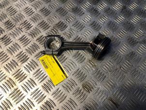 Gebruikte Zuiger Ford Focus 3 Wagon 1.0 Ti-VCT EcoBoost 12V 125 Prijs op aanvraag aangeboden door Carparts Heesch