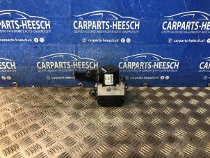 Gebruikte ABS Pomp Ford Grand C-Max (DXA) 1.0 Ti-VCT EcoBoost 12V 125 Prijs € 60,00 Margeregeling aangeboden door Carparts Heesch