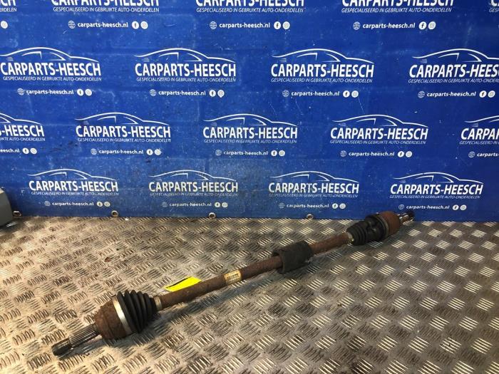 Gebruikte Aandrijfas rechts-voor Ford Fiesta 7 1.1 Ti-VCT 12V 70 Prijs € 125,00 Margeregeling aangeboden door Carparts Heesch