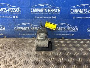 Gebruikte ABS Pomp Ford Fiesta 6 (JA8) 1.0 SCI 12V 80 Prijs € 325,00 Margeregeling aangeboden door Carparts Heesch