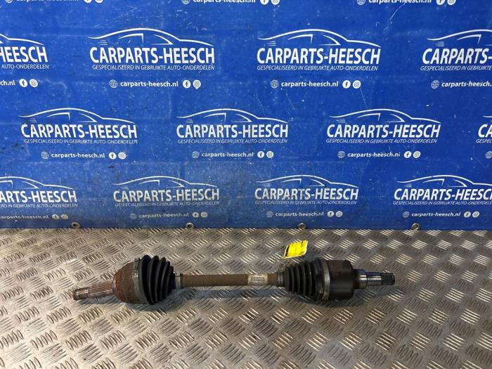 Gebruikte Steekas links-voor Ford Fiesta 7 1.0 EcoBoost 12V 100 Prijs € 60,00 Margeregeling aangeboden door Carparts Heesch