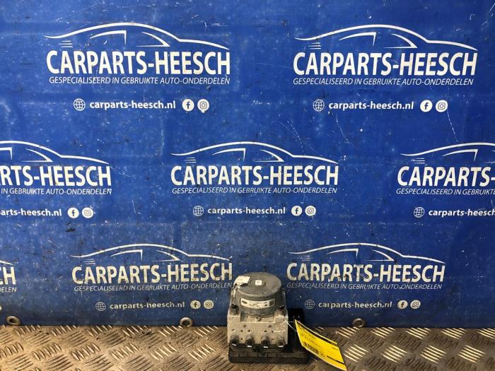 Gebruikte ABS Pomp Ford Focus 3 Wagon 1.0 Ti-VCT EcoBoost 12V 125 Prijs € 300,00 Margeregeling aangeboden door Carparts Heesch