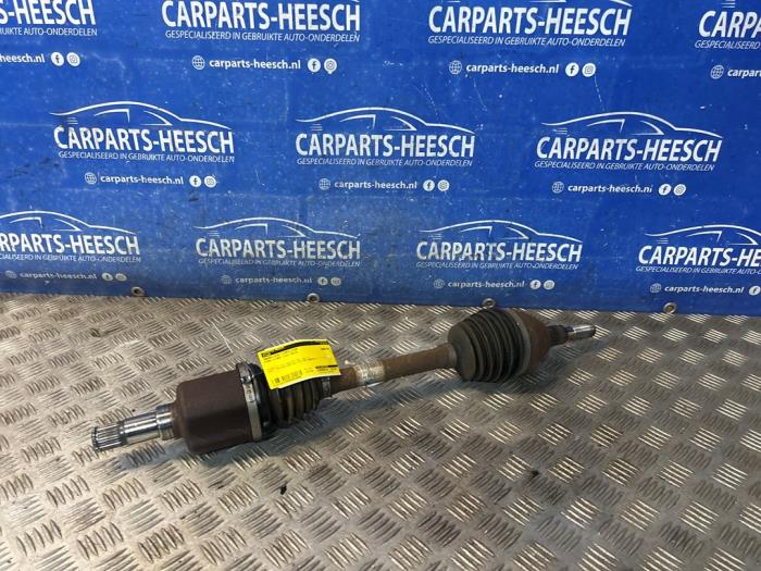 Gebruikte Steekas links-voor Ford S-Max (WPC) 1.5 EcoBoost 16V Prijs € 125,00 Margeregeling aangeboden door Carparts Heesch