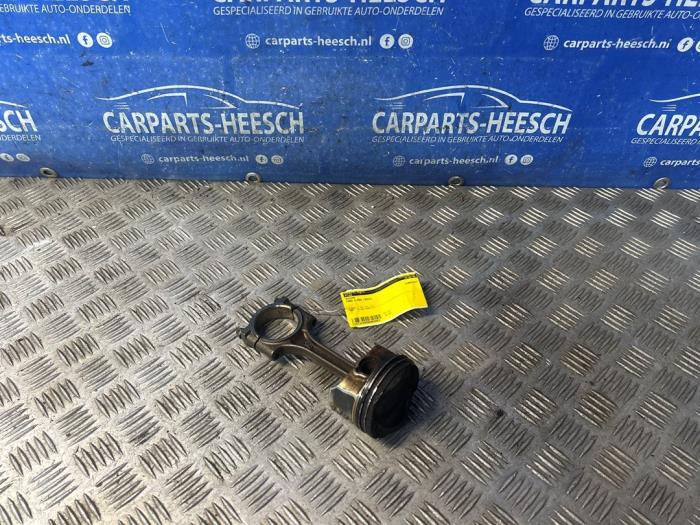 Gebruikte Zuiger Ford C-Max (DXA) 1.6 SCTi 16V Prijs € 75,00 Margeregeling aangeboden door Carparts Heesch