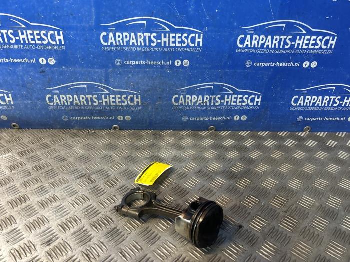 Gebruikte Zuiger Ford C-Max (DXA) 1.6 SCTi 16V Prijs € 75,00 Margeregeling aangeboden door Carparts Heesch