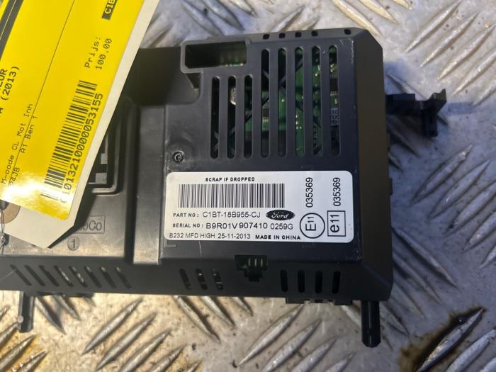 Gebruikte Display Interieur Ford Fiesta Prijs € 100,00 Margeregeling aangeboden door Carparts Heesch