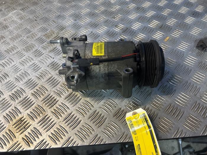 Gebruikte Aircopomp Ford Fiesta 6 (JA8) 1.0 SCI 12V 80 Prijs € 65,00 Margeregeling aangeboden door Carparts Heesch