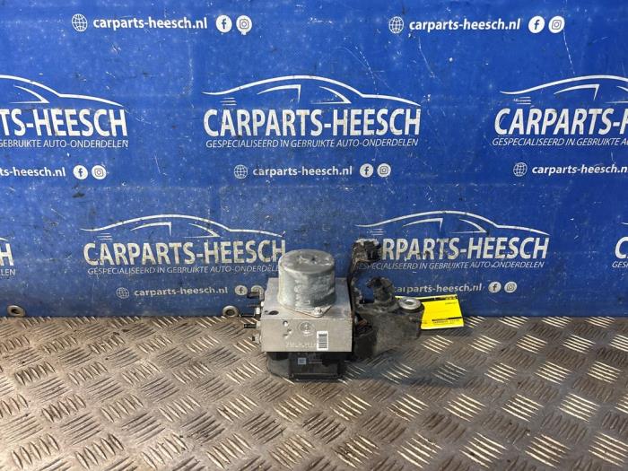 Gebruikte ABS Pomp Ford Mondeo IV Wagon 1.6 EcoBoost 16V Prijs € 75,00 Margeregeling aangeboden door Carparts Heesch