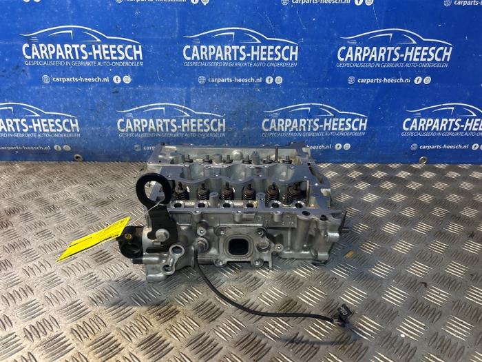 Gebruikte Cilinderkop Ford Focus 4 Wagon 1.0 Ti-VCT EcoBoost 12V 125 Prijs € 250,00 Margeregeling aangeboden door Carparts Heesch