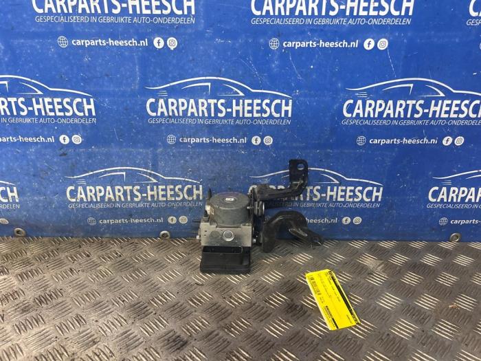 Gebruikte ABS Pomp Ford Tourneo Courier (JU2) 1.0 Ti-VCT EcoBoost 12V Prijs € 250,00 Margeregeling aangeboden door Carparts Heesch