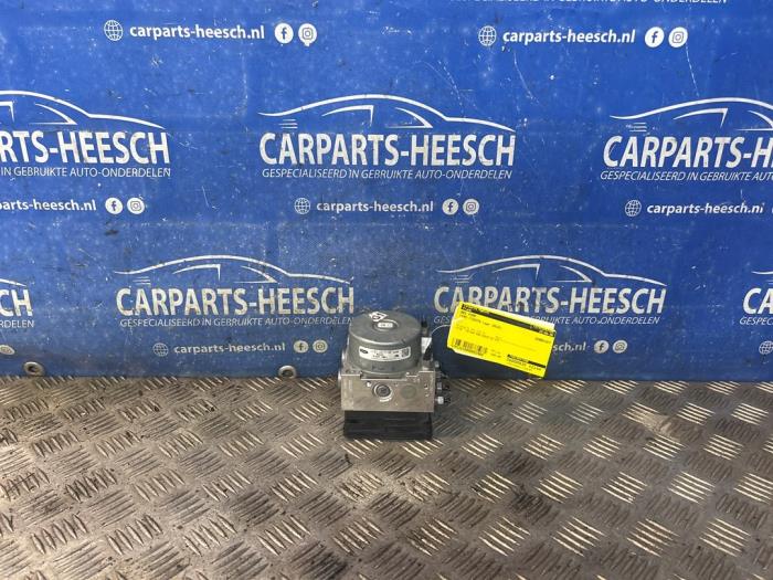 Gebruikte ABS Pomp Ford Fiesta 7 1.1 Ti-VCT 12V 85 Prijs € 150,00 Margeregeling aangeboden door Carparts Heesch