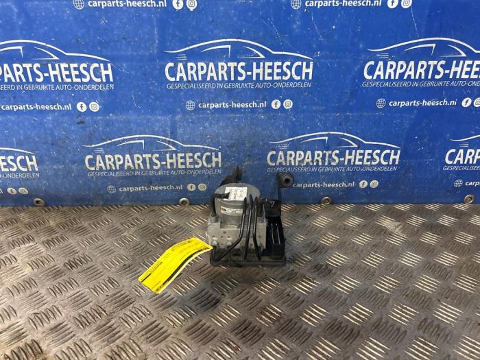 Gebruikte ABS Pomp Ford Focus 3 1.5 EcoBoost 16V 150 Prijs € 175,00 Margeregeling aangeboden door Carparts Heesch