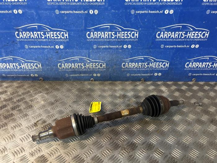 Gebruikte Aandrijfas links-voor Ford EcoSport (JK8) 1.0 EcoBoost 12V 100 Prijs € 100,00 Margeregeling aangeboden door Carparts Heesch