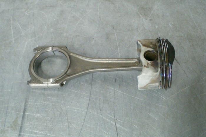 Gebruikte Zuiger Audi S6 (C6) 5.2 V10 40V Prijs € 62,00 Margeregeling aangeboden door TSI-Parts / Allmotorparts B.V.