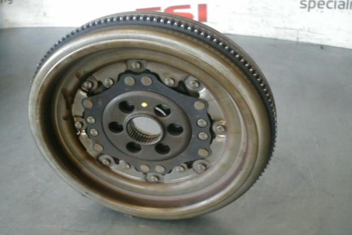 Gebruikte Dubbele massa vliegwiel Volkswagen Golf V (1K1) 2.0 GTI 16V FSI Turbo Prijs € 124,00 Margeregeling aangeboden door TSI-Parts / Allmotorparts B.V.