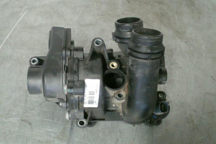 Gebruikte Thermostaat Audi Q5 Prijs € 70,00 Margeregeling aangeboden door TSI-Parts / Allmotorparts B.V.