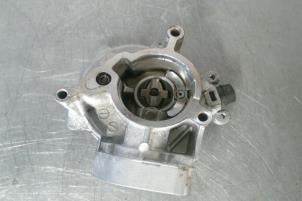 Gebruikte Vacuumpomp (Benzine) Volkswagen Golf Prijs € 75,00 Inclusief btw aangeboden door TSI-Parts / Allmotorparts B.V.