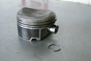 Gebruikte Zuiger Volkswagen Diversen Prijs € 50,00 Inclusief btw aangeboden door TSI-Parts / Allmotorparts B.V.