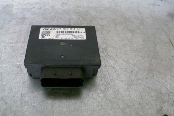 Gebruikte Central electronic module Volkswagen Golf Prijs € 25,00 Margeregeling aangeboden door TSI-Parts / Allmotorparts B.V.